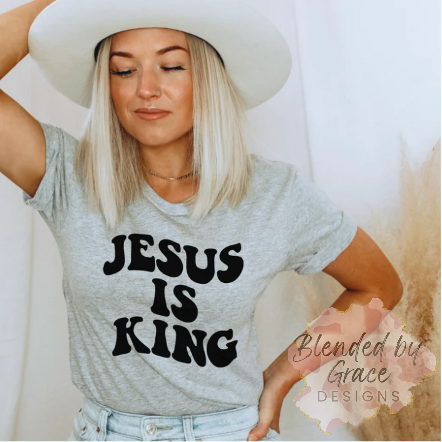 Jesus is King short sleeved T-Shirt